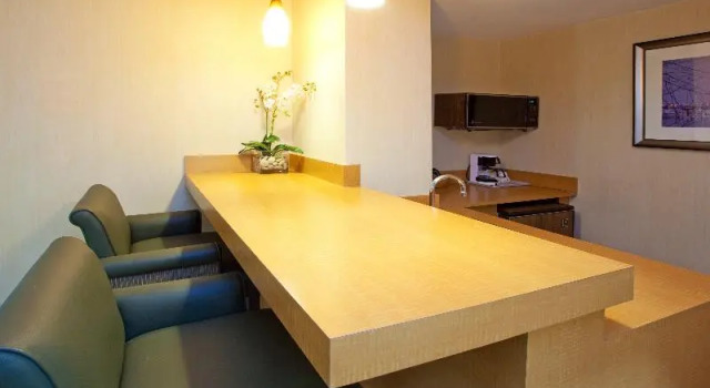 Номер Standard Hotel AKA Alexandria