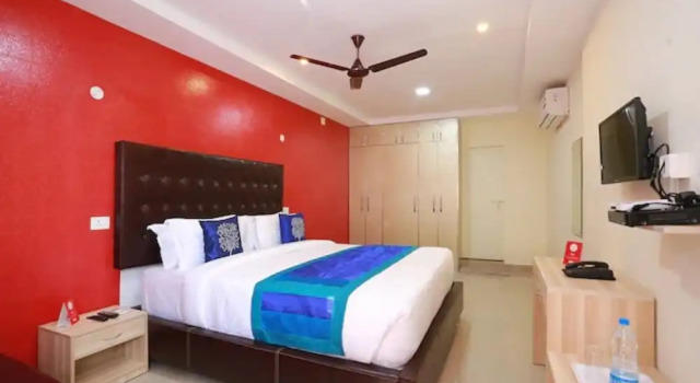 Noor Kitchenette Residency, Забронировать Отель Отели Вайпина с парковкой, Парковка