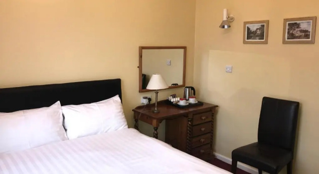 Двухместный номер Standard Barons Court Hotel
