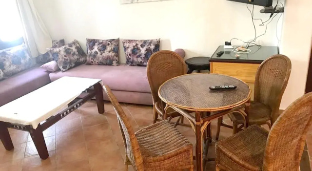 Apartment With 2 Bedrooms in Cabo Negro, With Shared Pool, Furnished Terrace and Wifi - 150 m From the Beach, Rezerwuj Apartament Hotele w Tanger-Tetouan z parkingiem, Parking