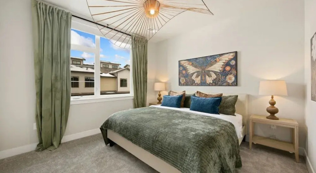 Номер Standard The Landmark 2 King Beds, Garage & Fireplace