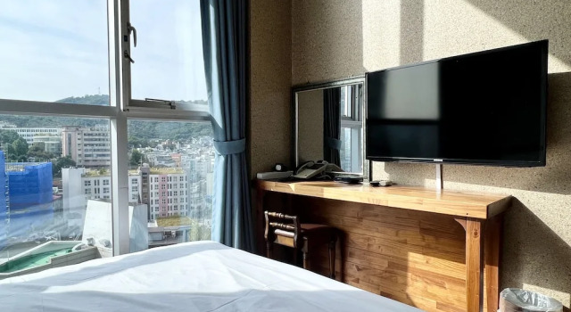 Номер Premier Myeongdong Merlin Hotel