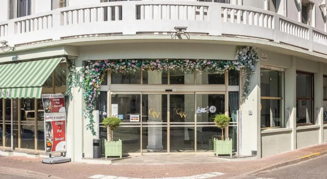 Hôtel Galilée Windsor, Забронировать Отель Отели Лурд с парковкой, рядом с Приходская церковь Сакре-Кёр, Парковка