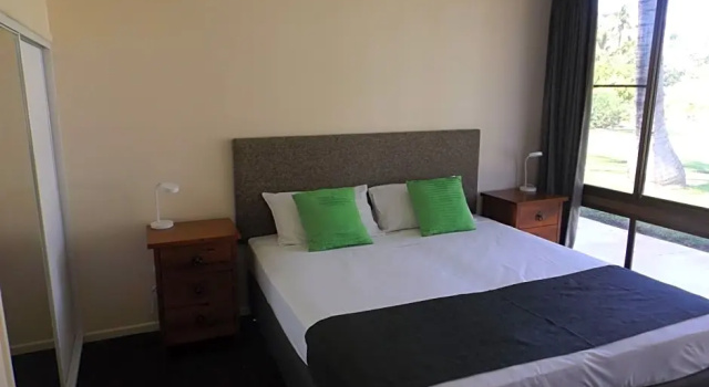 Двухместные апартаменты c 1 комнатой Whitsunday Sands Resort