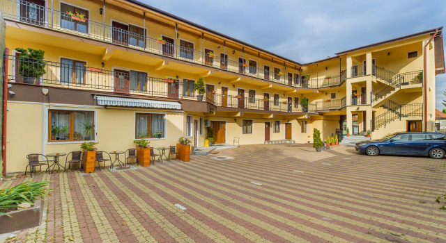Long Street Hotel, Rezerwuj Hotel Hotele w Prahova Valley z parkingiem, Parking