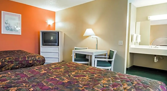 Четырёхместный люкс Rodeway Inn & Suites Haines City - Winter Haven