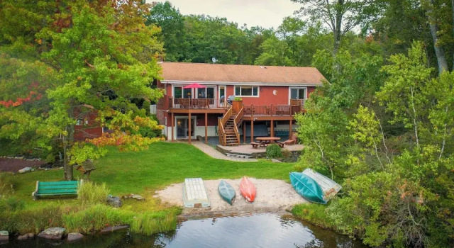 Ski, Swim & Relax: Waterfront Haven on Pines Lake!, Book Feriehus Sommerhuse i Pennsylvania, Hytte