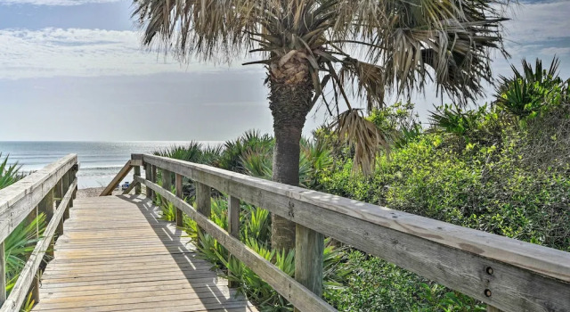 Walk to Shore: 5th-floor Condo in New Smyrna Beach, Забронировать Апартаменты/квартира Апартаменты Нью-Смирна-Бич, рядом с Пляж Нью-Смирна-Таун, Апартаменты/квартира