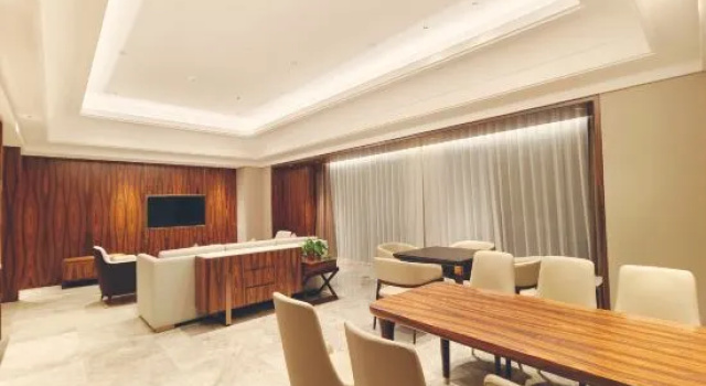 Люкс Deluxe Ying Shan Hong Jinling Grand Hotel