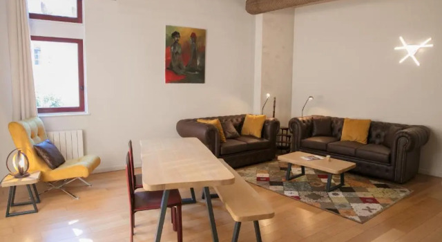 Апартаменты Spacieux Appartement, A-Mi-Chemin, Au Coeur de Tournus