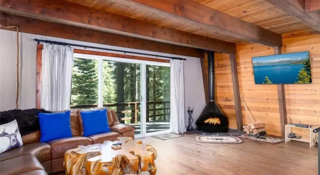 Private Beach Access, Renovated, Pet Friendly Cabin - "pine Cone Haven" #108, Забронировать Дом для отпуска Тахо-Сити Норт-Лейк-Тахо