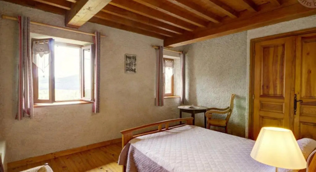 Chalet familial à 5 min des pistes de ski de Chalmazel, 3 chambres, cheminée, animaux acceptés - FR-1-496-138, Buchen Sie Hotel Chalmazel Loire