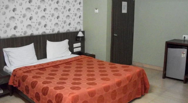 Hotel Shipra Regency by Treebo, Забронировать Отель Отели штата Махараштры 3 звезды, 3*
