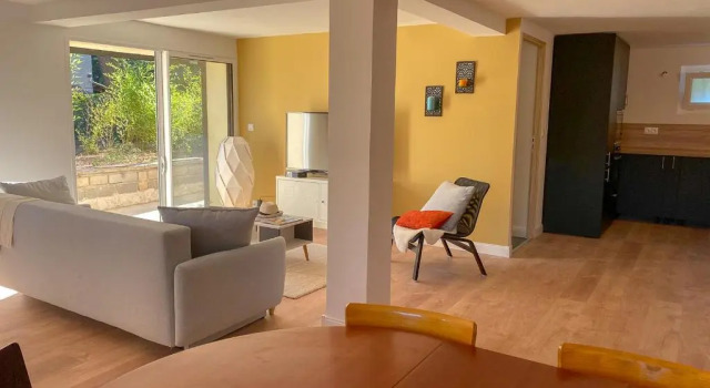 Апартаменты Appartement récent, plages à pied, 3 chambres, 95 M2, jardin et parking