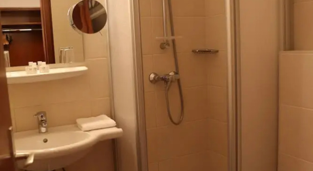Трёхместный номер Standard с балконом Hotel Kaiser Franz Josef