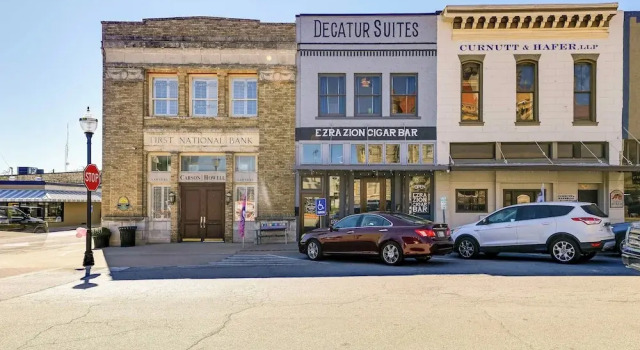 Dtwn Decatur Apt: Walk to Restaurants & Shops, Забронировать Отель Декейтер Dallas - Fort Worth Metropolitan Area