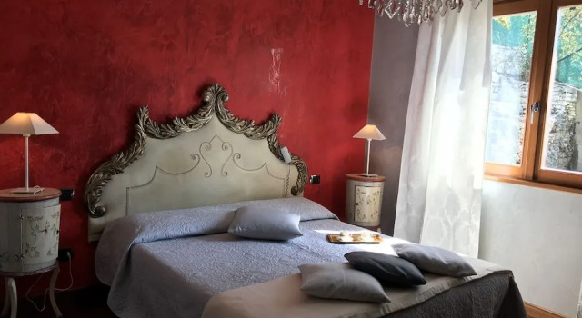 B&B Il Sasso Bianco, Rezervați Bed and Breakfast Comerio 