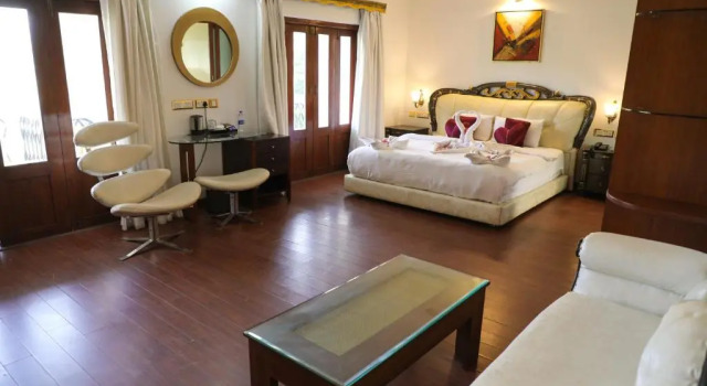 Номер Standard White Pearl Suites by Rosetum