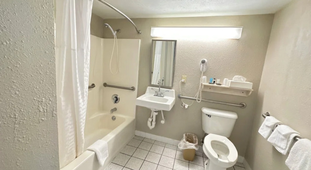 Четырёхместный номер Standard Clarion Hotel Lebanon-Hershey East