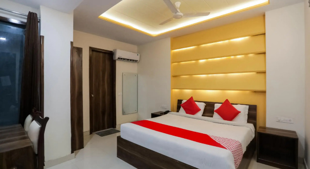 OYO 75386 Abhi Residency, Забронировать Отель Рохини 
