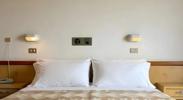 Четырёхместный номер Standard с балконом и с видом на море Hotel Columbia Frontemare