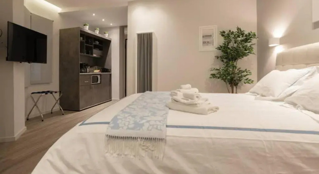 A11 Pristine & comfy studio near Plaka & Parthenon, Забронировать Отель Афины Острова Саронического залива - Аттика, рядом с Национальный театр Греции