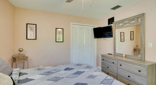 Coastal Retreat w/ Grill: 4 Mi to Dtwn Cape Coral!