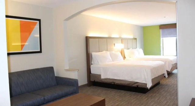 Двухместный люкс Holiday Inn Express Forest City by IHG