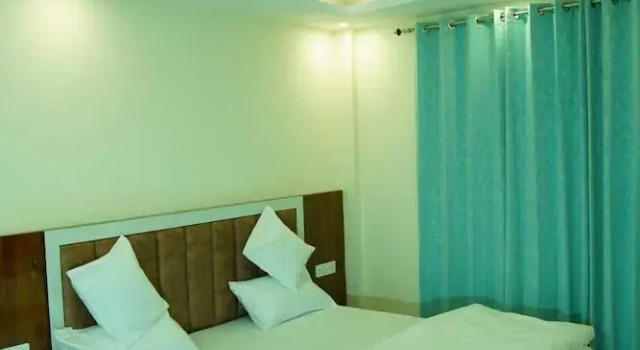 Номер Standard Hotel Mandakini Palace