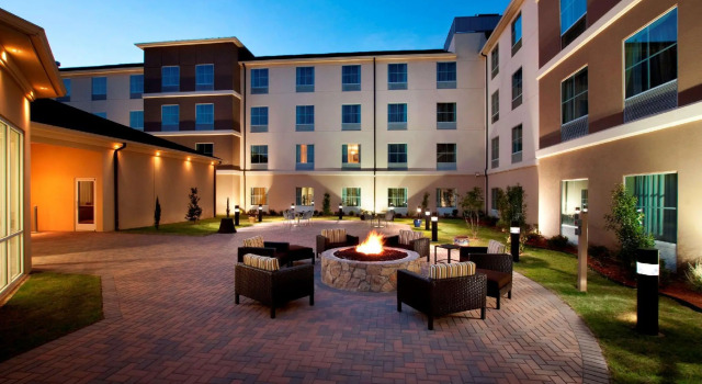 Четырёхместный номер Standard Homewood Suites by Hilton Fort Worth West at Cityview