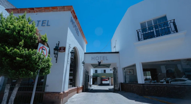 Hotel Zacatecas Courts