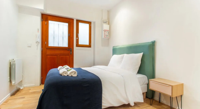 Cosy flat Eiffel tower, Забронировать Отель Париж Иль-де-Франс, рядом с Мирабо