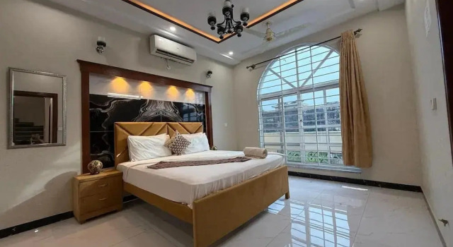Lux Lodges Guest House