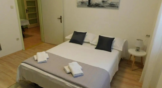 Apartment Doni, Забронировать Апартаменты/квартира Отели Подгора с парковкой, Парковка