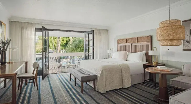 Двухместный номер Standard с балконом и с видом на залив The Scott Resort & Spa