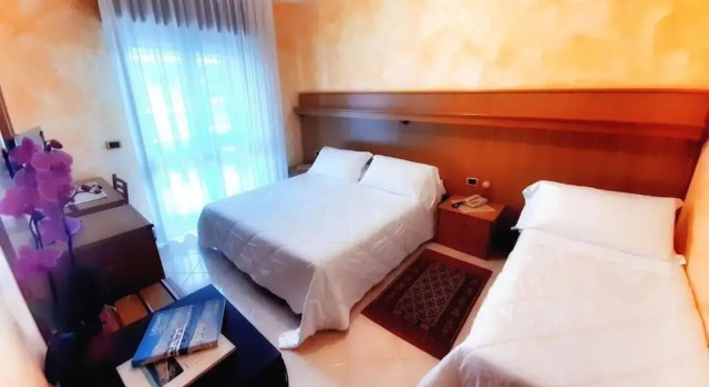 Трёхместный номер Standard с балконом Hotel & Wellness Fra I Pini