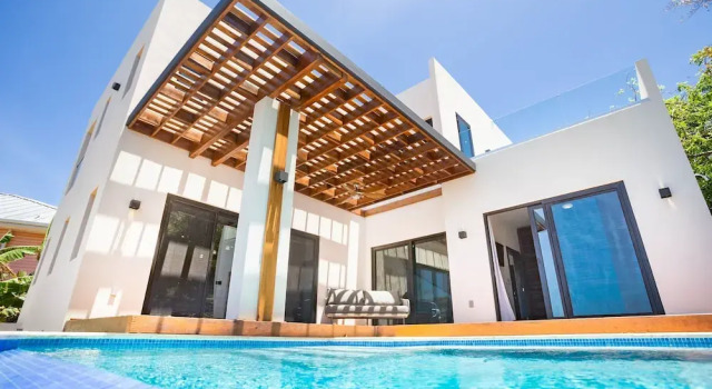 West Bay Breeze 3 Bedroom Home by RedAwning, Rezervovat Vila West Bay Roatán