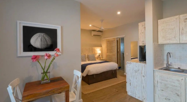 Le Nautique Luxury Beachfront Apartments