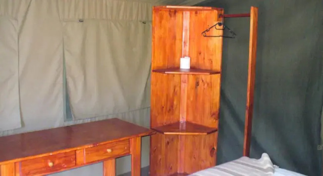 Klipplaatz Bush Lodge, Boek Hotel Brits 