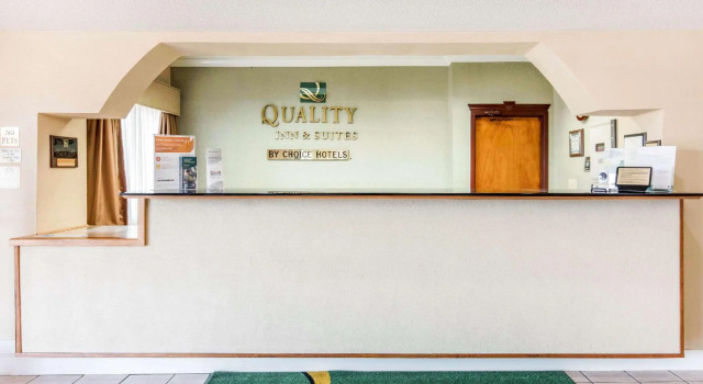 Quality Inn & Suites Pearl-Jackson, Buchen Sie Hotel Pearl Mississippi