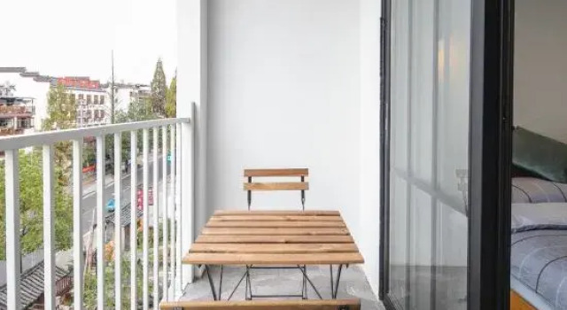 Floral Hotel·Lishui Dear Our Homestay (Guyan Huaxiang Store)
