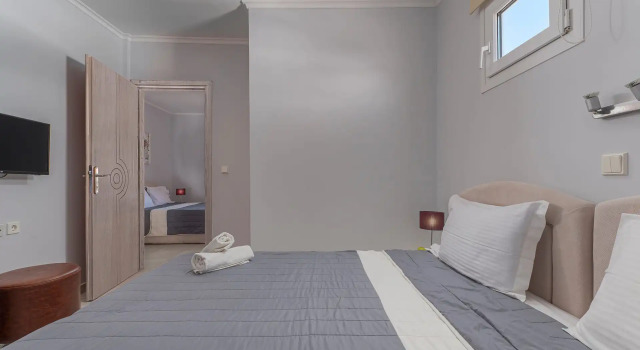 Апартаменты Adonis Hotel
