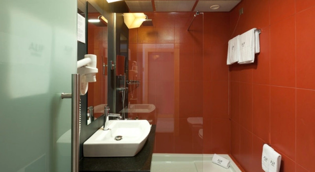 Двухместный номер Standard с балконом Hotel Alif Avenidas