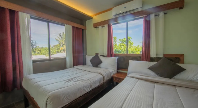 Четырёхместный номер Superior Rawis Resort Hotel