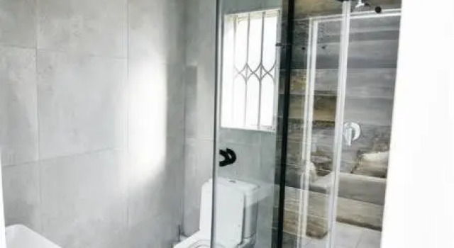 Cosy Hatfield Two Bedroom Apartment by Gautrain, Забронировать Апартаменты/квартира Отели Tshwane с парковкой, Парковка