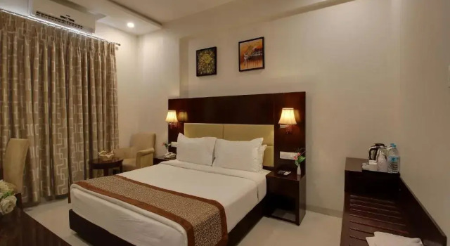 Номер Deluxe Hotel Sai Jashan Shirdi - Where blessings & comfort meet