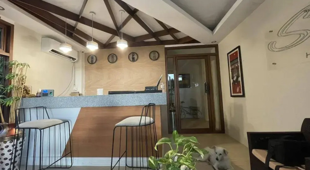 Sarojus Farmview Hotel, Забронировать Отель Урданета Лусон