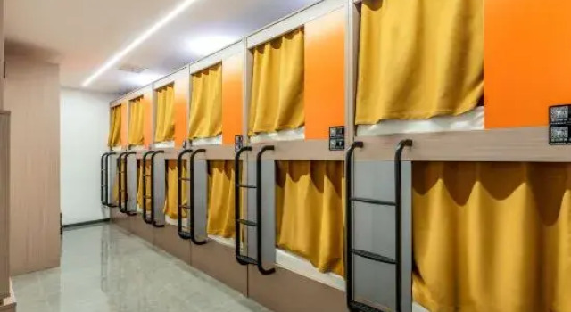 Кровать в общем номере (мужской номер) Qingmo Nianhua Youth Hostel (Huimin Street Bell and Drum Tower Subway Station Branch)