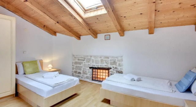 Villa Sherpa, Book Villa Hotels in Selina with Parking, Parking