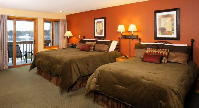 The Pointe Hotel and Suites, Buchen Sie Hotel Minocqua Wisconsin